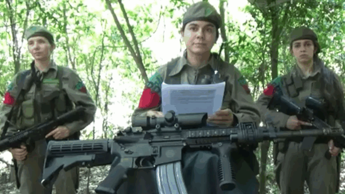 Comunicado. Liliana Villalba (c), Magna Meza (izq.) y Jorgelina Silva (der.), durante el video.Foto: Archivo. Comunicado. Liliana Villalba (c), Magna Meza (izq.) y Jorgelina Silva (der.), durante el video.Foto: Archivo.