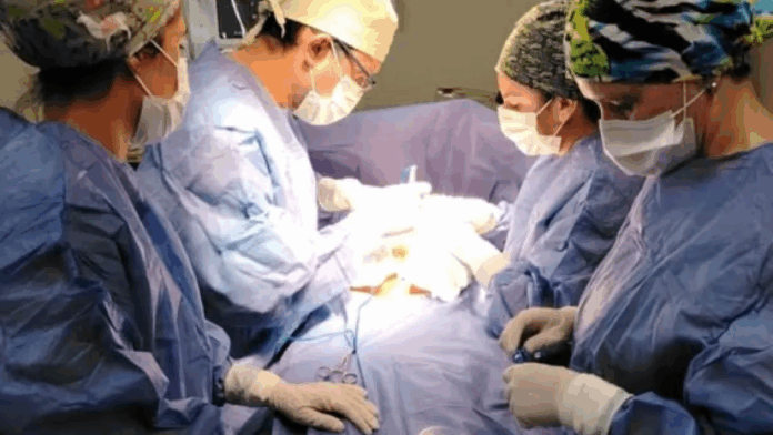 Renacimiento. Una cirugía devuelve calidad de vida a paciente con tumor.Foto: Ministerio de Salud Pública Renacimiento. Una cirugía devuelve calidad de vida a paciente con tumor.Foto: Ministerio de Salud Pública