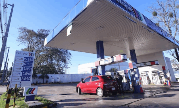 El gerente general, William Wilka, destacó que la empresa busca consolidar su marca dentro del sector de combustibles.FOTO: ARCHIVO