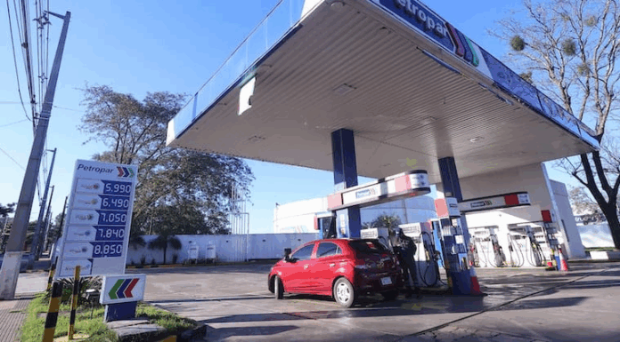 El gerente general, William Wilka, destacó que la empresa busca consolidar su marca dentro del sector de combustibles.FOTO: ARCHIVO
