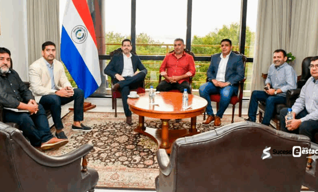 El presidente de la Cámara de Diputados, Raúl Latorre, mantuvo una reunión con representantes de la Federación de Educadores del Paraguay (FEP) para retomar el diálogo sobre el proyecto de reforma jubilatoria