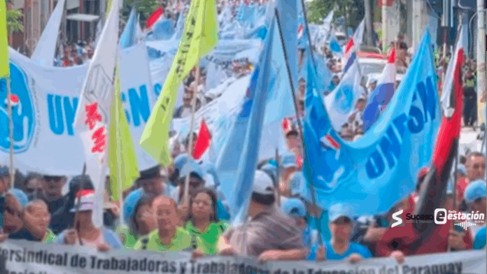 Manifestación de los docentes. Foto: Captura Facebook