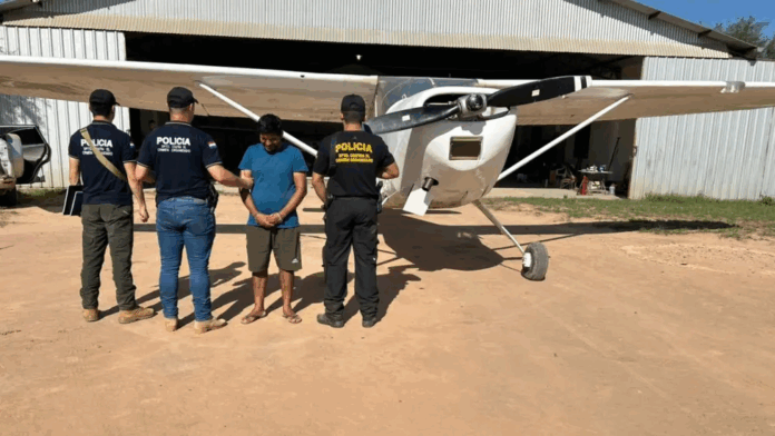 La Policía Nacional detuvo a un ciudadano boliviano e incautó una aeronave.Foto: Gentileza
