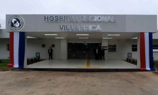 La mujer cayó de la camilla mientras era trasladada del Hospital de Villarrica a Coronel Oviedo.Foto: Gentileza/portal.ips.gov.py