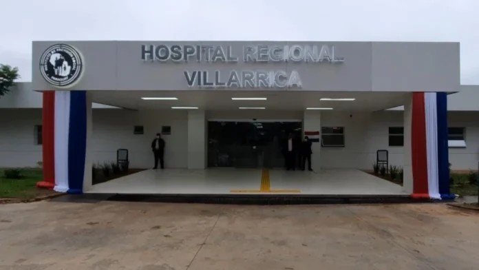 La mujer cayó de la camilla mientras era trasladada del Hospital de Villarrica a Coronel Oviedo.Foto: Gentileza/portal.ips.gov.py La mujer cayó de la camilla mientras era trasladada del Hospital de Villarrica a Coronel Oviedo.Foto: Gentileza/portal.ips.gov.py