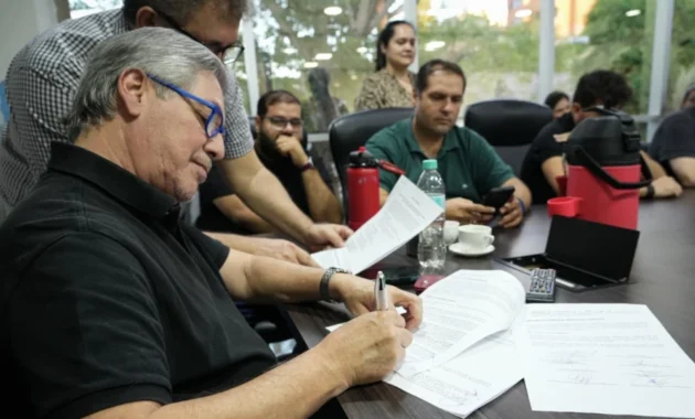 Ruiz Díaz garantizó la movilidad de los usuarios al 100%.Foto: Presidencia.