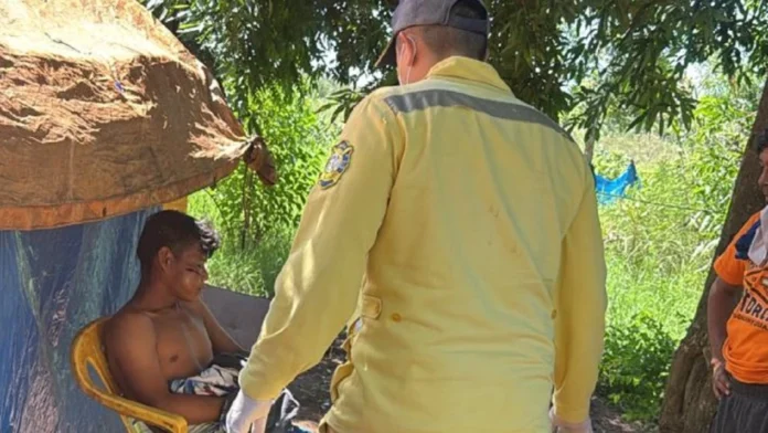 Según el reporte policial, los dos afectados presentaban heridas en el rostro y la cabeza, presumiblemente ocasionadas con un machete.Foto: Édgar Medina.