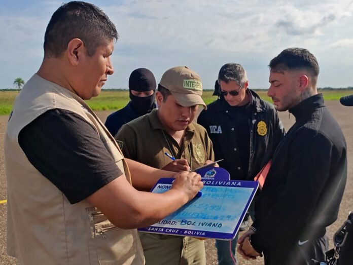 Captura de Sebastián Marset en Bolivia con agentes de DEA. Foto: Gentileza.