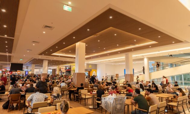 El patio de comidas de Shopping China amplía su horario de atención y ahora estará abierto hasta las 22:00 horas - Foto: Gentileza