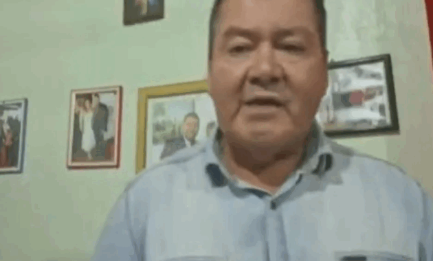 El intendente Pablo Karajallo Pérez justificando sus actos de violencia al periodista a través de un video.Foto: Captura.