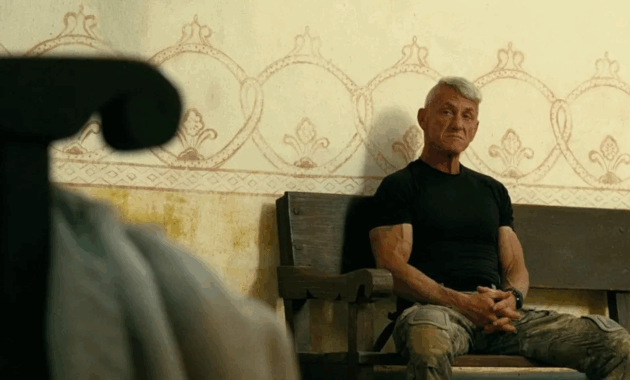 Sean Penn suma un Oscar más a su carrera, esta vez otorgado por su papel en Una Batalla tras Otra. Foto: Warner Bros.