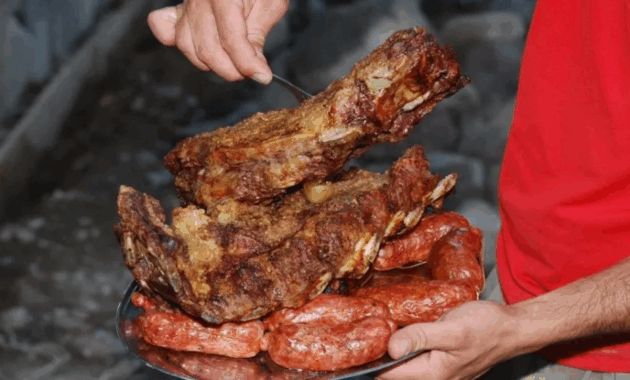 Riesgo. El excesivo consumo de carne y la falta de fibras pueden predisponer al cáncer.Edith Moreno
