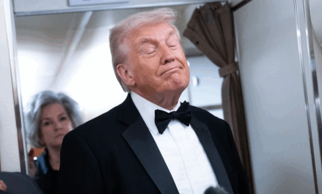 El presidente estadounidense Donald Trump habla con los medios a bordo del Air Force One mientras viaja desde Washington, DC hasta West Palm Beach, Florida, el 31 de enero de 2026.Foto: AFP.