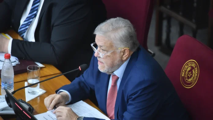 Jorge Brítez se presentó ante la Comisión Bicameral. Foto: Renato Delagado.