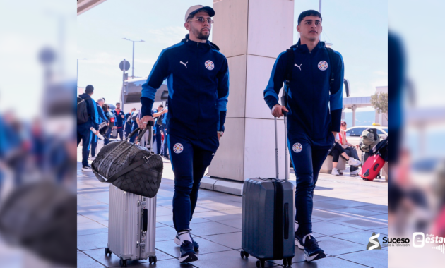 Confianza plena. El ofensivo Julio Enciso junto a Sosa.