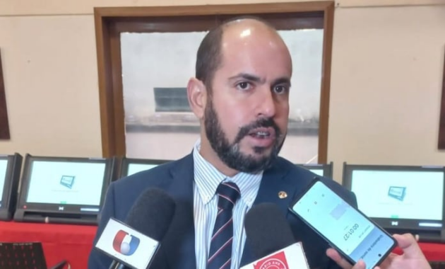 Santiago Brizuela, presidente del TEP.