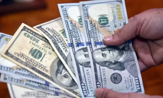 Dólar vuelve a bajar y se posicionar cerca de los G. 5.900.Foto: Archivo.