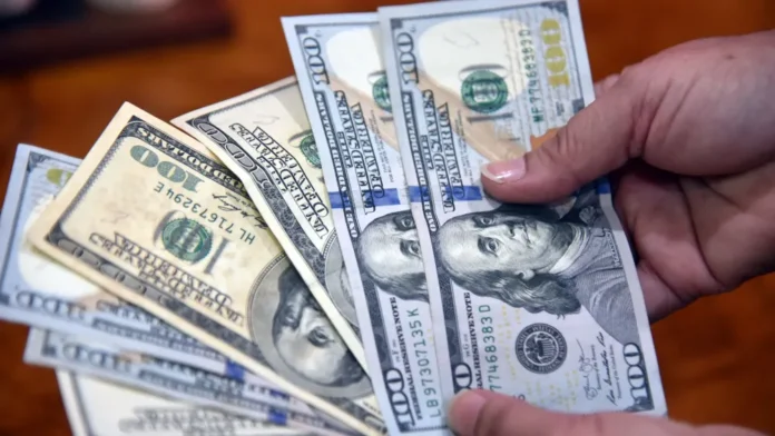 Dólar vuelve a bajar y se posicionar cerca de los G. 5.900.Foto: Archivo. Dólar vuelve a bajar y se posicionar cerca de los G. 5.900.Foto: Archivo.