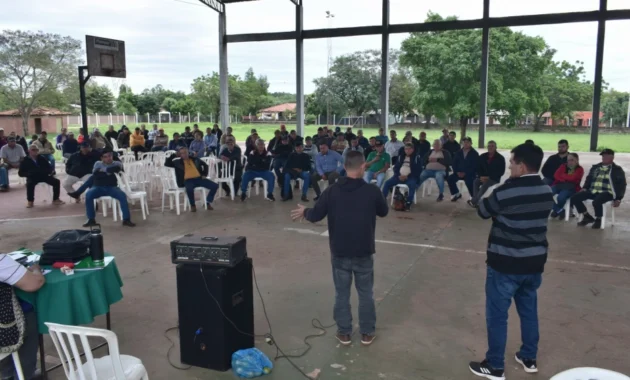 Productores interdepartamentales piden a Petropar aumentar el precio de la caña de azúcar.Foto: Gentileza Faro Noticias Troche.