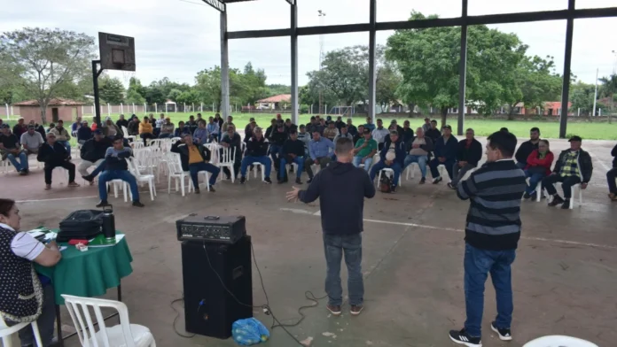 Productores interdepartamentales piden a Petropar aumentar el precio de la caña de azúcar.Foto: Gentileza Faro Noticias Troche. Productores interdepartamentales piden a Petropar aumentar el precio de la caña de azúcar.Foto: Gentileza Faro Noticias Troche.
