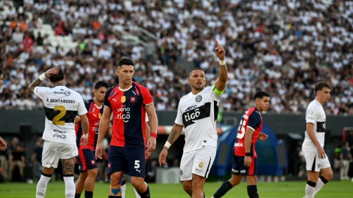 El superclásico se jugó hasta los 30 minutos del primer tiempo.Foto: Renato Delgado - ÚH El superclásico se jugó hasta los 30 minutos del primer tiempo.Foto: Renato Delgado - ÚH