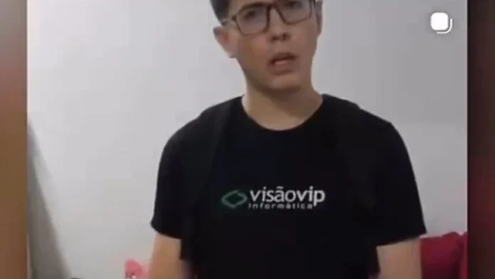 El detenido fue identificado como Derlis Antonio López Mereles, quien fue denunciado en la Comisaría 6ª de Presidente Franco, en Alto Paraná.Foto: Captura de video. El detenido fue identificado como Derlis Antonio López Mereles, quien fue denunciado en la Comisaría 6ª de Presidente Franco, en Alto Paraná.Foto: Captura de video.