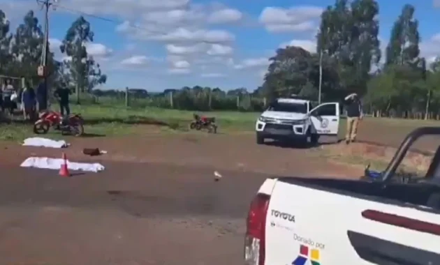 Las personas fallecieron de manera instantánea en el lugar.
