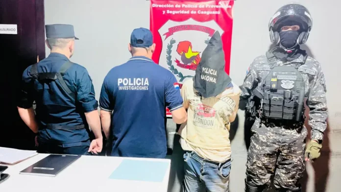 La Policía Nacional detuvo a Ramón Coronil de 40 años de edad con frondosos antecedentes de hechos similares en otros asentamientos de diferentes puntos del país.Foto: Gentileza. La Policía Nacional detuvo a Ramón Coronil de 40 años de edad con frondosos antecedentes de hechos similares en otros asentamientos de diferentes puntos del país.Foto: Gentileza.