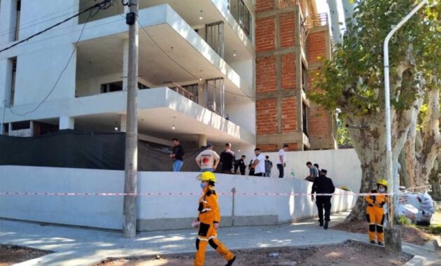 La pared recién levantada en el hueco de una escalera ocultaba el cadáver de un trabajador desaparecido hace quince días (Foto: El Entre Ríos)