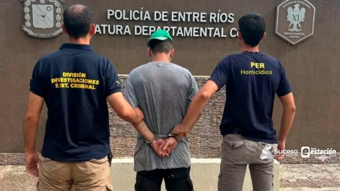 Se trata de Nicolás “Nino” Acosta, acusado de asesinar a un presunto sereno cuyo cuerpo fue hallado envuelto en una frazada, cubierto con cal y escondido en una obra en construcción. - Foto: Ministerio de Seguridad y Justicia Colon. Se trata de Nicolás “Nino” Acosta, acusado de asesinar a un presunto sereno cuyo cuerpo fue hallado envuelto en una frazada, cubierto con cal y escondido en una obra en construcción. - Foto: Ministerio de Seguridad y Justicia Colon.