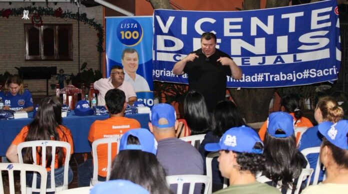 El senador Dionisio Amarilla sigue con su campaña electoral para llegar a la presidencia del PLRA. Foto: Gentileza El senador Dionisio Amarilla sigue con su campaña electoral para llegar a la presidencia del PLRA. Foto: Gentileza