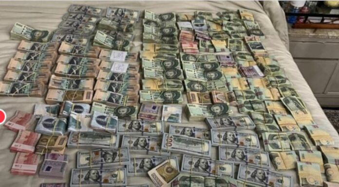 Los investigadores hallaron una gran cantidad de dinero en la habitación donde fue detenida Dalia López. Foto: Gentileza Los investigadores hallaron una gran cantidad de dinero en la habitación donde fue detenida Dalia López. Foto: Gentileza