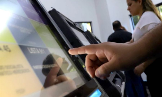 Mostrararán una vez más el funcionamiento de las máquinas de votación y responderán las preguntas que surjan al respecto.