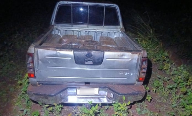 Un importante cargamento de marihuana fue hallado dentro de la camioneta. Foto: Gentileza.