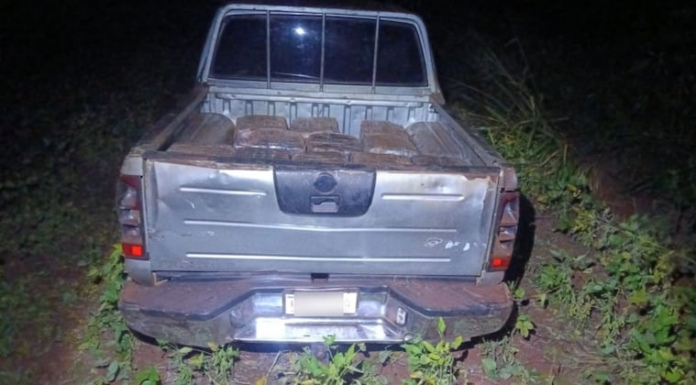 Un importante cargamento de marihuana fue hallado dentro de la camioneta. Foto: Gentileza. Un importante cargamento de marihuana fue hallado dentro de la camioneta. Foto: Gentileza.
