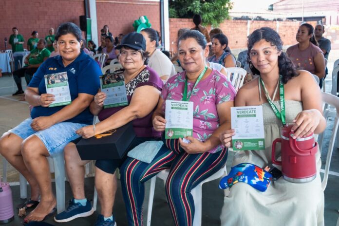 Familias de distintos puntos del país avanzan con “Verdeate”, una iniciativa de la Fundación Paraguaya que promueve mejoras reales en salud, ingresos y bienestar mediante el uso del Semáforo de Eliminación de Pobreza.