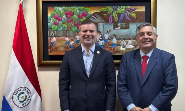 El titular de Aneaes, José Duarte, junto al titular del Cones y ministro de Educación, Luis Fernando Ramírez.Foto: Gentileza.