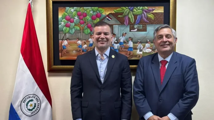 El titular de Aneaes, José Duarte, junto al titular del Cones y ministro de Educación, Luis Fernando Ramírez.Foto: Gentileza.