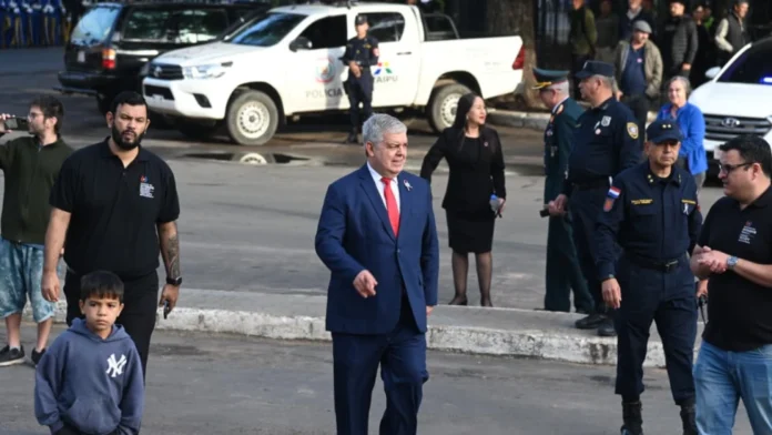 Enrique Riera, una de las autoridades que participó de los actos oficiales por la Independencia Nacional. Foto: Renato Delgado. Enrique Riera, una de las autoridades que participó de los actos oficiales por la Independencia Nacional. Foto: Renato Delgado.