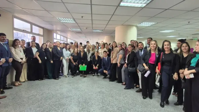 Reajuste. Los actuarios judiciales solicitaron el reajuste salarial conformes señala la ley 7000. Foto. Gentileza. Reajuste. Los actuarios judiciales solicitaron el reajuste salarial conformes señala la ley 7000. Foto. Gentileza.