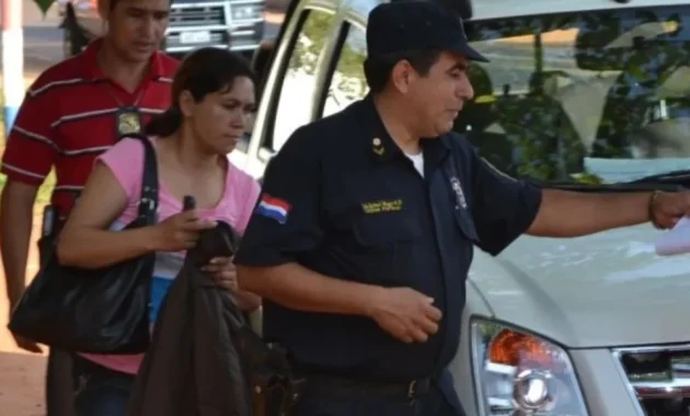 EN PRISIÓN. Clementina Ruiz Díaz, cuando fue detenida en Carapeguá, tras la muerte de su pequeño hijo. Al final, fue absuelta de culpa y reproche por el hecho..FOTO: GENTILEZA.