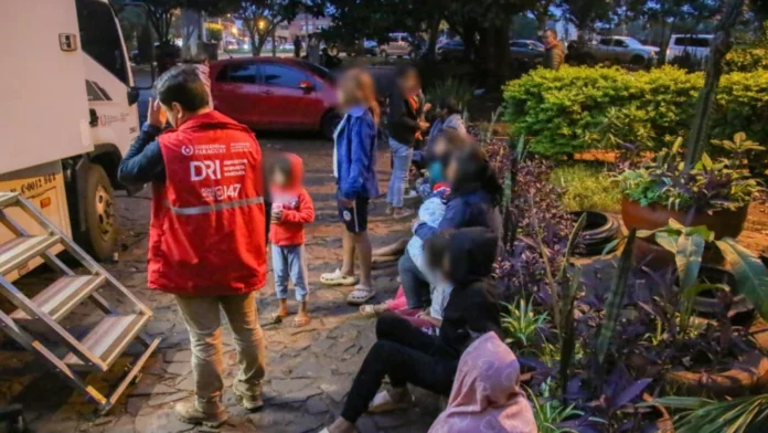En operativo asisten y trasladan a niños indígenas vulnerables.Gentileza En operativo asisten y trasladan a niños indígenas vulnerables.Gentileza