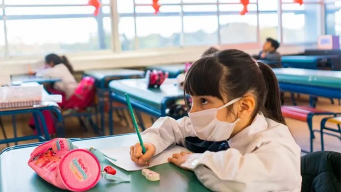 Cuidados. Es importante que todas las medidas de prevención y las recomendaciones sean tenidas en cuenta en las aulas para evitar contagios masivos de males respiratorios. Cuidados. Es importante que todas las medidas de prevención y las recomendaciones sean tenidas en cuenta en las aulas para evitar contagios masivos de males respiratorios.