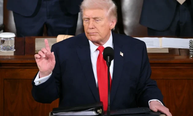 El presidente Donald Trump dijo que guiarán de manera segura a los barcos a través del estrecho de Ormuz.Foto: AFP.