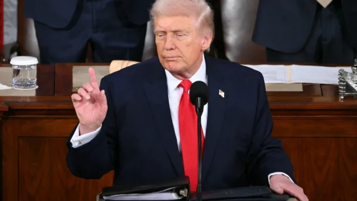 El presidente Donald Trump dijo que guiarán de manera segura a los barcos a través del estrecho de Ormuz.Foto: AFP. El presidente Donald Trump dijo que guiarán de manera segura a los barcos a través del estrecho de Ormuz.Foto: AFP.