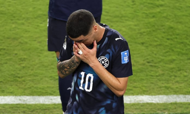 Miguel Almirón fue expulsado por taparse la boca. Foto: Forster / GETTY IMAGES NORTH AMERICA / Getty Images via AFP)