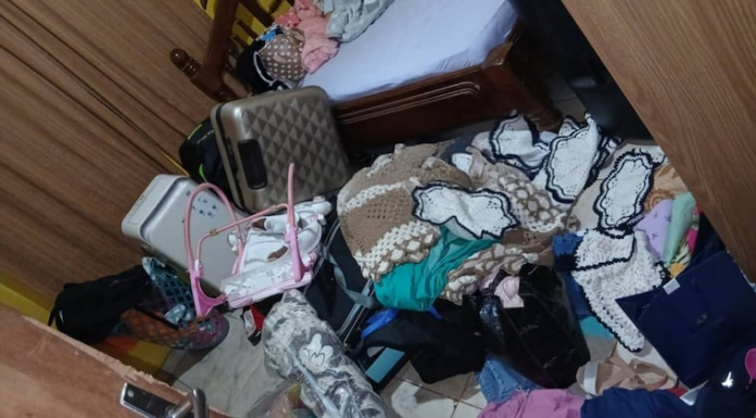 Los ladrones revolvieron todo lo que encontraron a su paso.