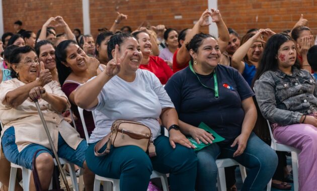 La Fundación Paraguaya sigue impulsando el emprendimiento femenino con el foro “Sentí que se puede en tu barrio”, un espacio de capacitación, inspiración y oportunidades para fortalecer la autonomía económica de las mujeres.