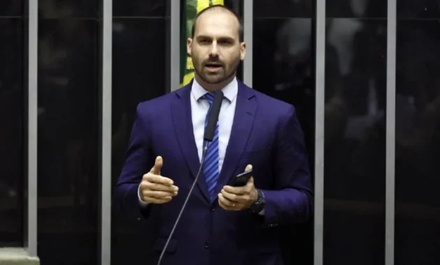El defensor público Esdras dos Santos Carvalho, abogado de oficio designado para representar al ex legislador, negó las acusaciones al sostener que este se limitó a ejercer una “interlocución política” ante el Gobierno de Estados Unidos.Foto: Archivo.