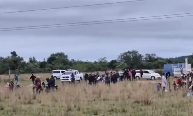 Incidentes con presuntos ocupantes de un campo comunal de Paraguarí.Foto: Captura de video / NPY